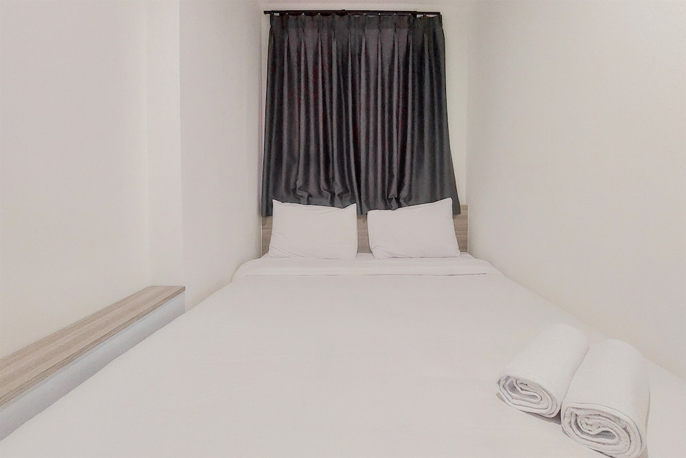 Good And Warm 2Br At Collins Boulevard Apartment