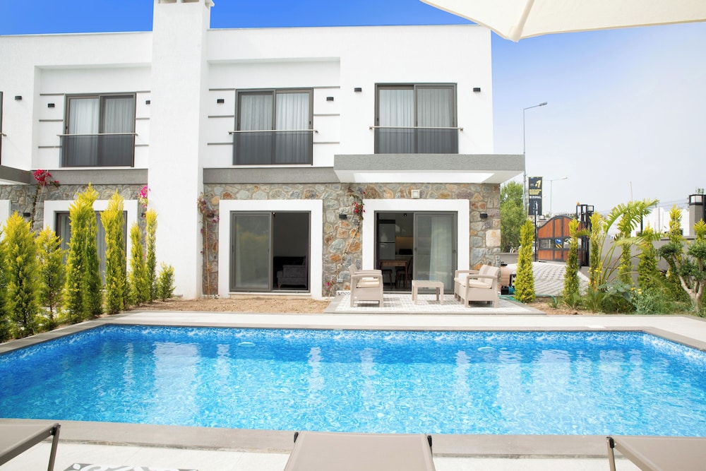 İmportantTravel BD4108 2Bedroomed Villa