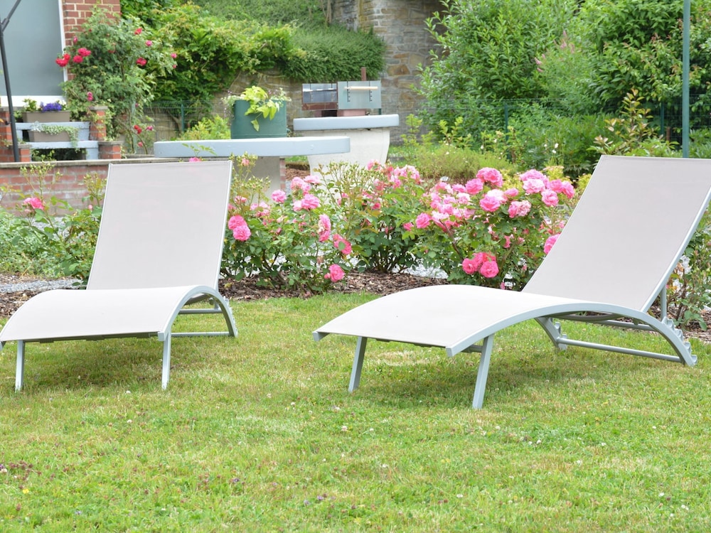 Luxurious Holiday Home in Hamoir With Terrace