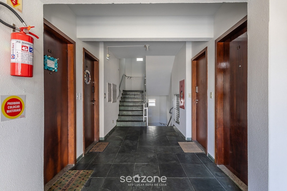 2BR apt 180m Beach BBQ & Garage Eru032