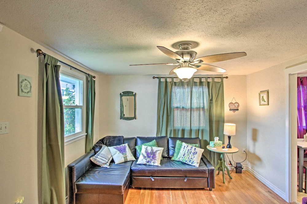 Lovely Tacoma Cottage w/ Fire Pit, Near Dtwn! - Property Image 7