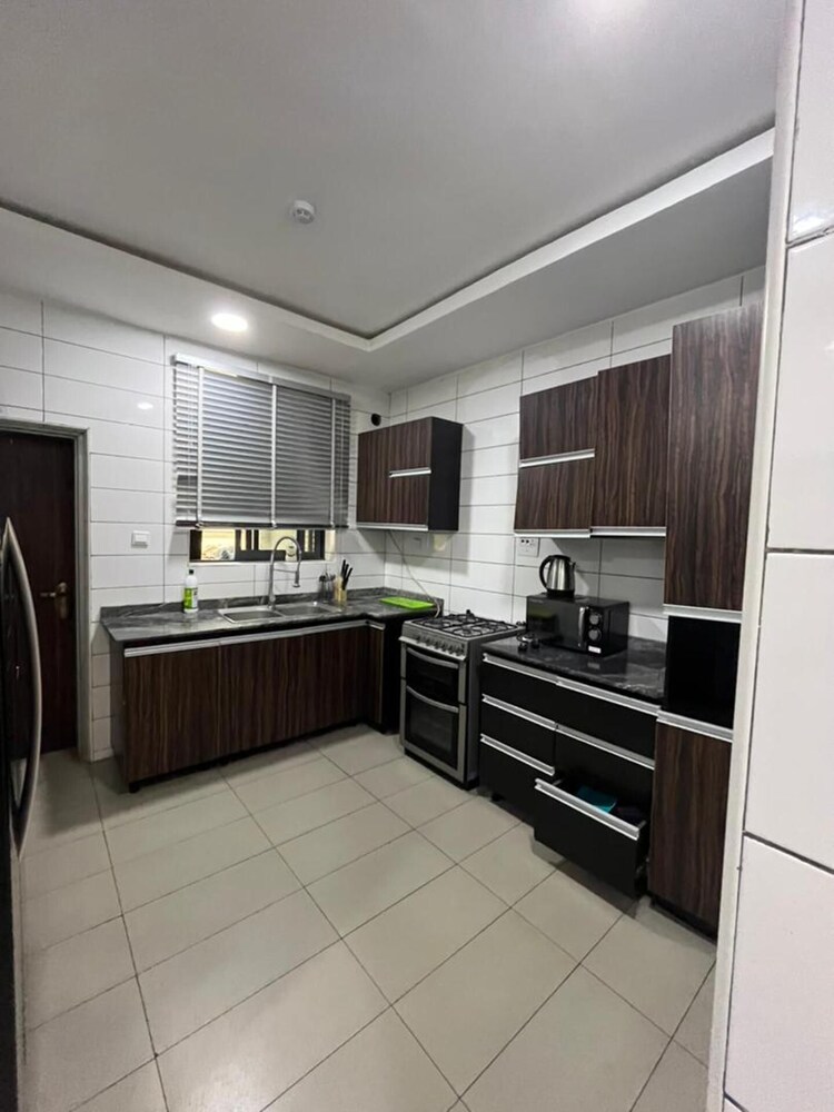 Lovely 3-bed With a Pool Next to Four Point view 5
