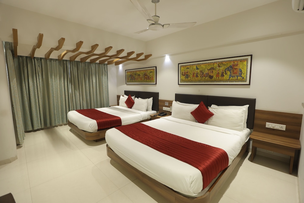 Hotel Shreeji Vatika-Airport Road