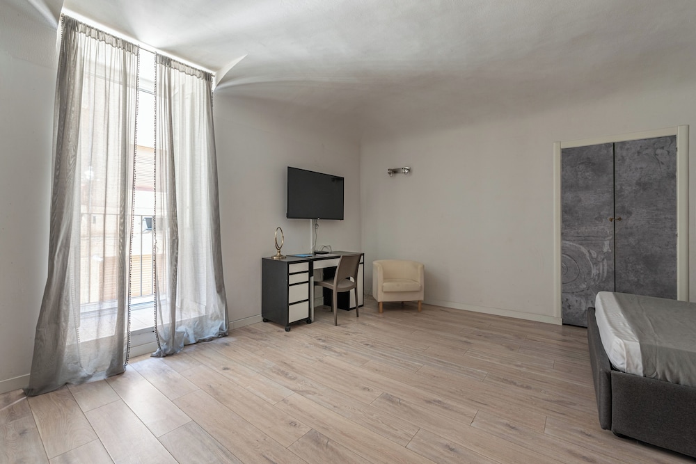 Real Umberto Apartments by WonderfuI Italy