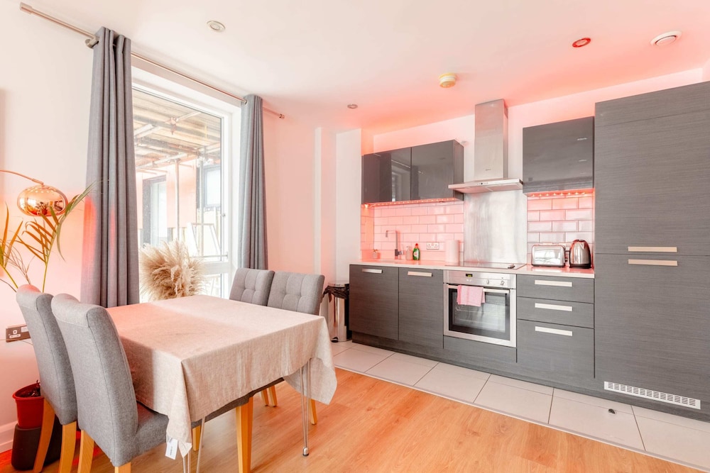 Vibrant & Inviting 1BD Flat, Heart of Haggerston!