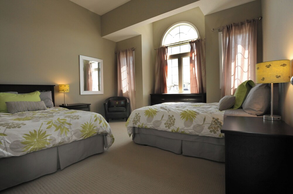 Boardwalk Homes - Executive Guest Rooms & Townhomes