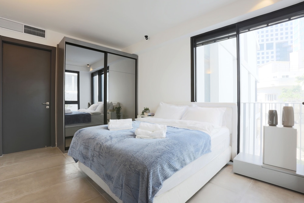 AirTLV - Nes Tziona Luxury By The Sea view 4