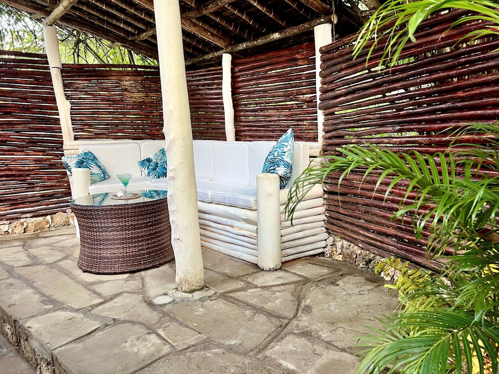 Rock and Sea Resort
