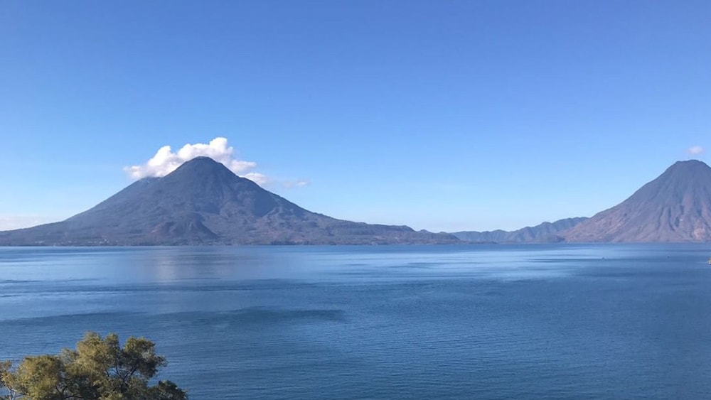 Beautiful Lake House Atitlan AT001