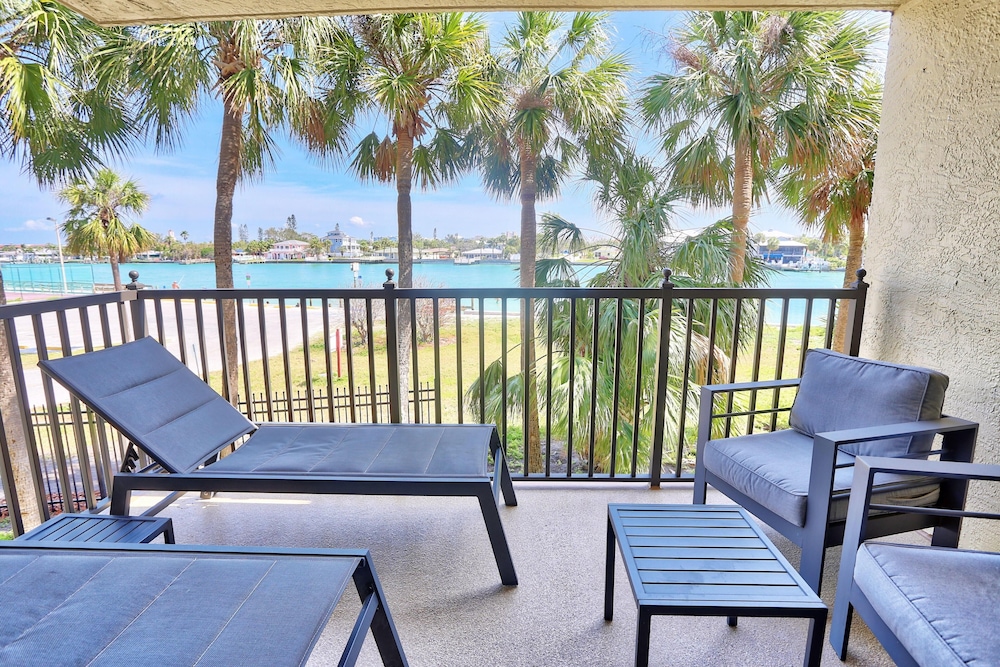 Land's End 1-206 Bay Front-premier