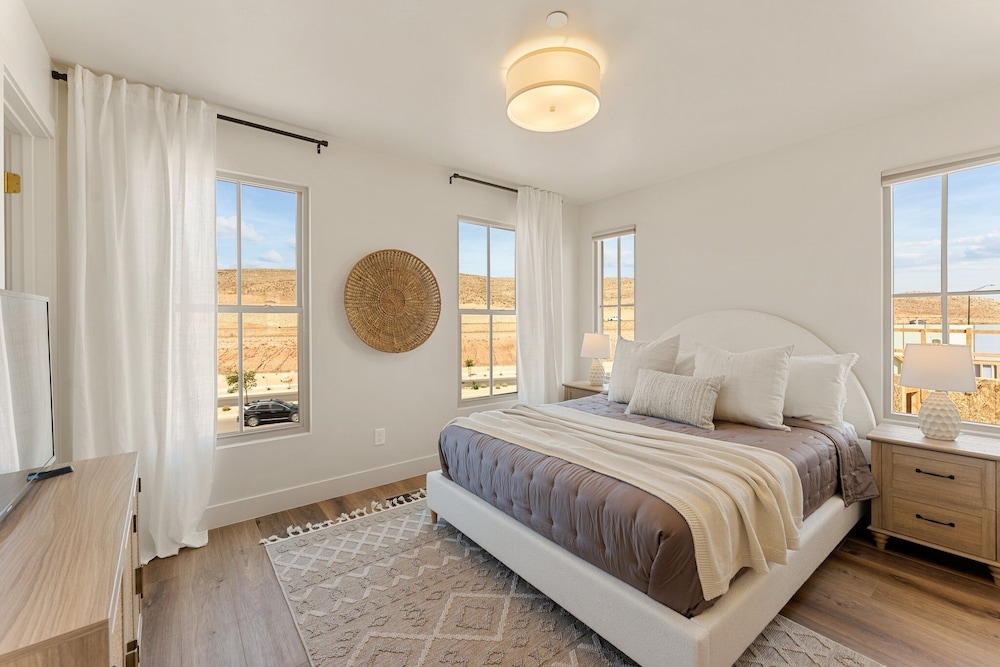 Alys At Desert Color 4 Bedroom Townhouse