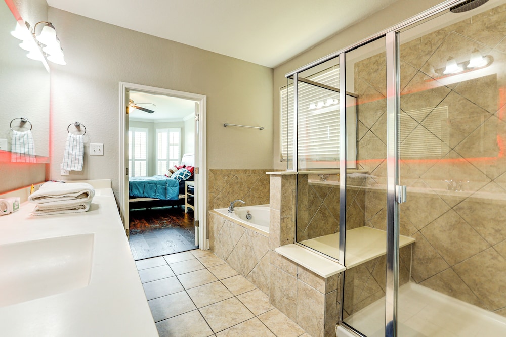 Group Getaway w/ Pool Access in San Antonio!