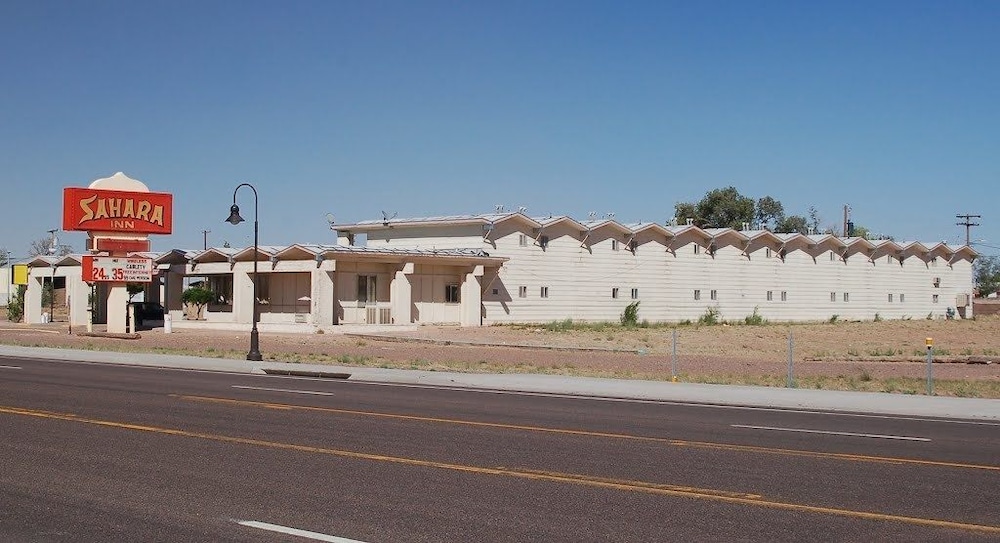 Holbrook Vacations - Sahara Inn - Property Image 1
