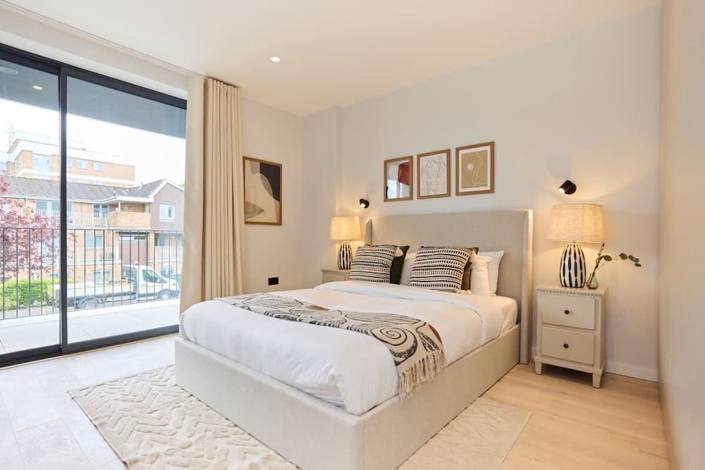 The Brondesbury Escape - Cosy 1bdr Flat With Balcony + Parking