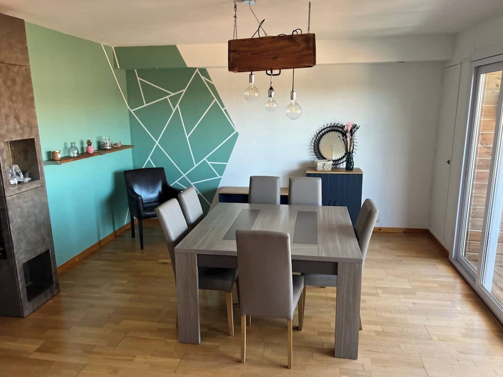 Spacious Flat Near Beach