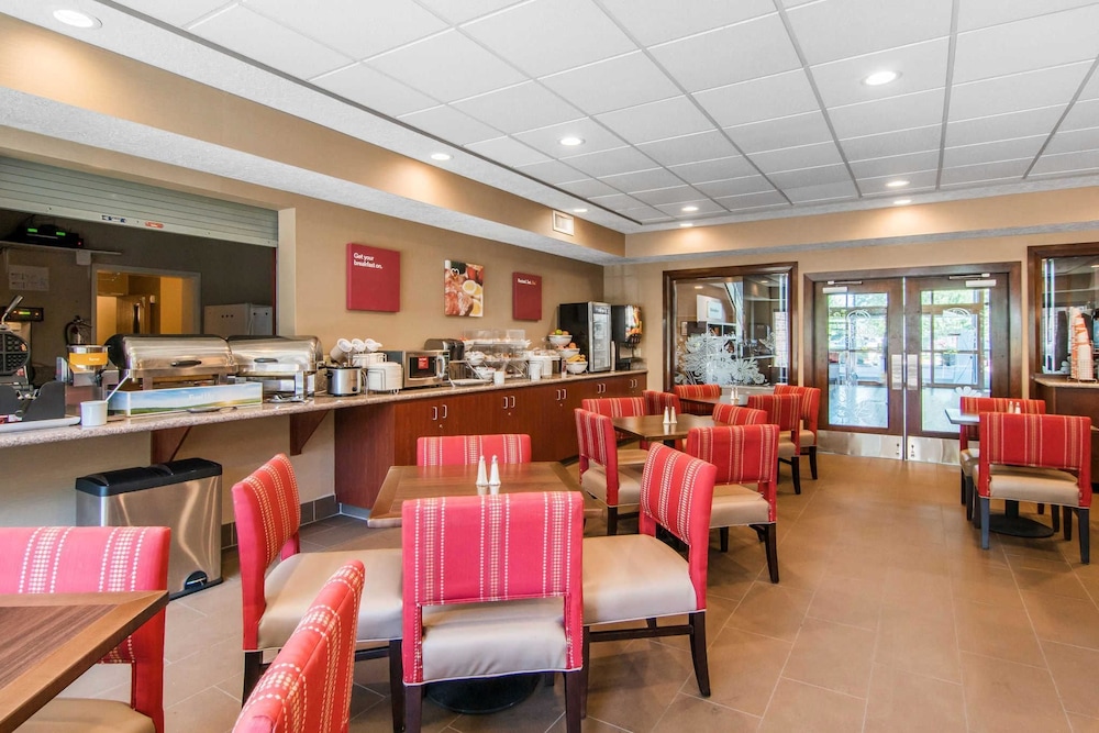 Albany Vacations - Comfort Suites Linn County - Property Image 39