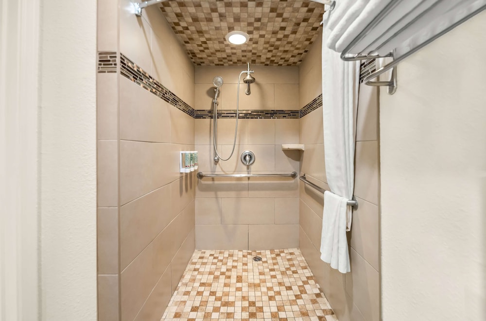 Los Banos Vacations - Best Western Executive Inn - Property Image 3