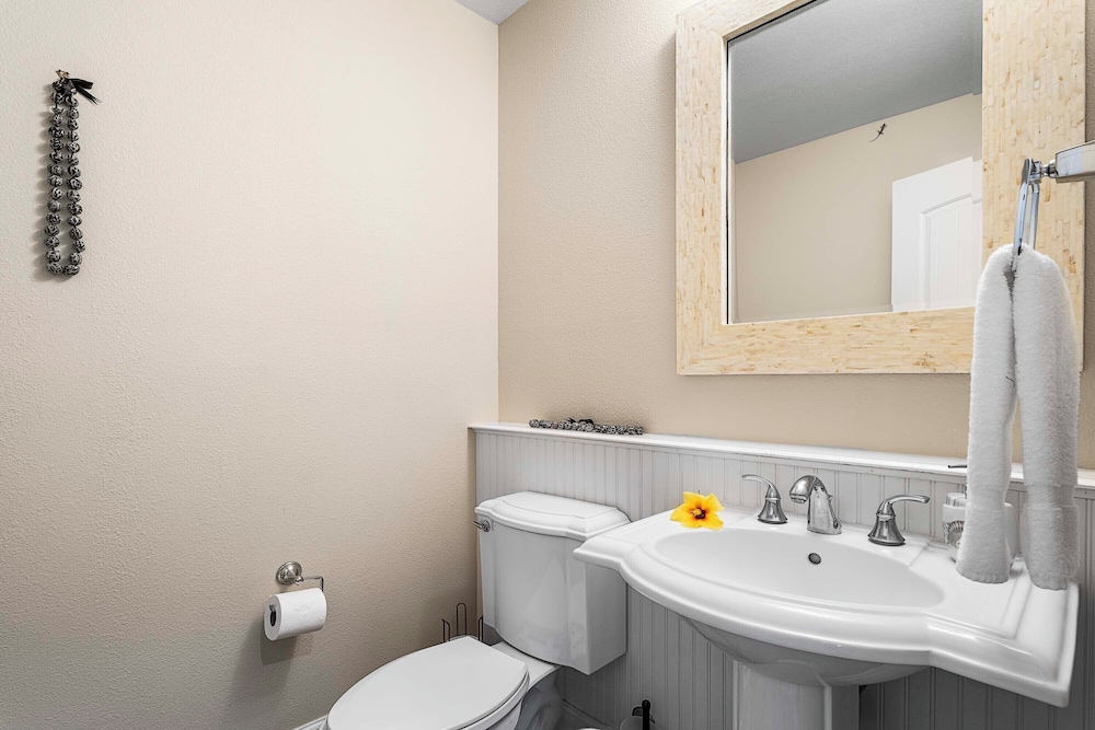 Beautiful Townhome - Great Location & Amenities - Vrkcv