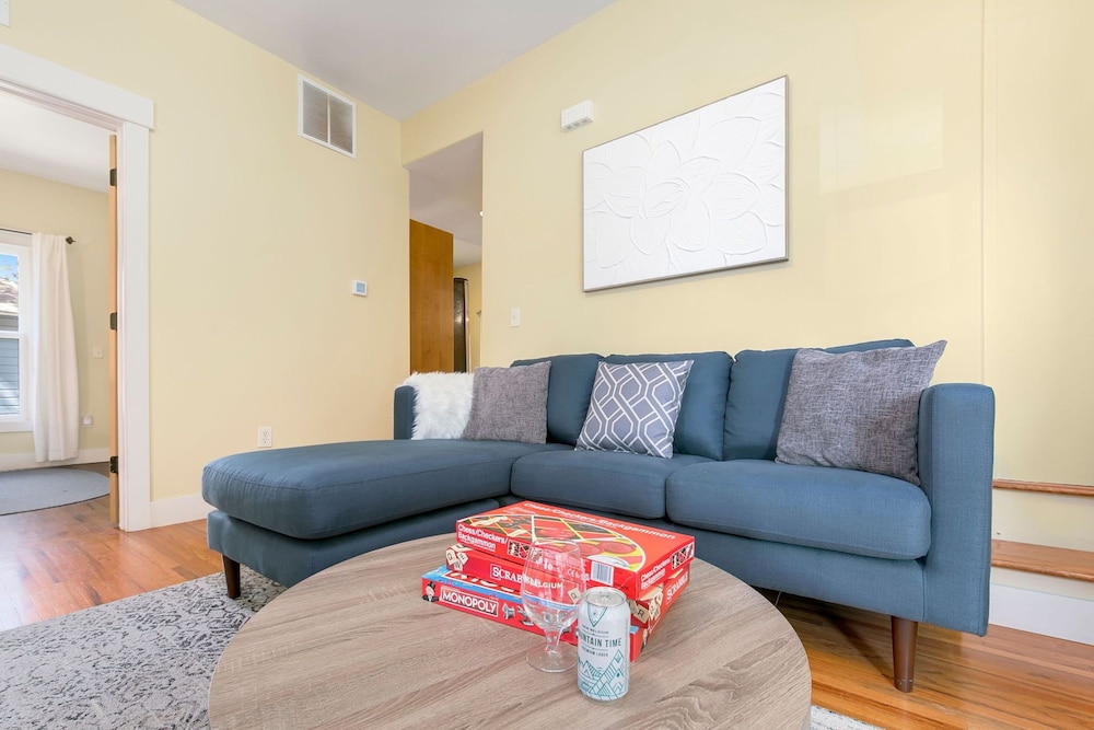 Spacious Old Town Home Walk to Dining & Culture!