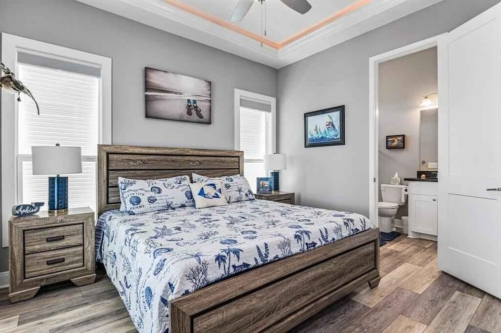 4 Biscayne 4 Bedroom Home by RedAwning view 5