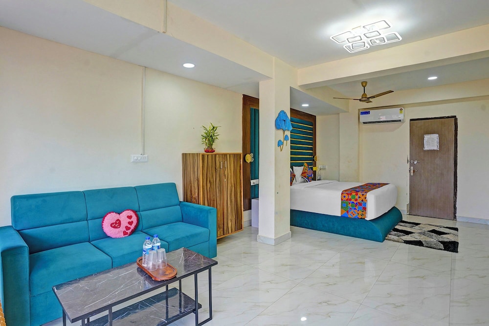 Fabhotel Small Daddy Plus