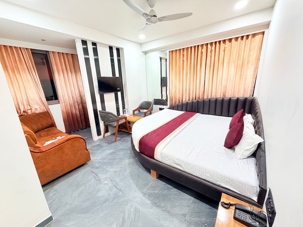 Hotel The Avanta - Gandhinagar