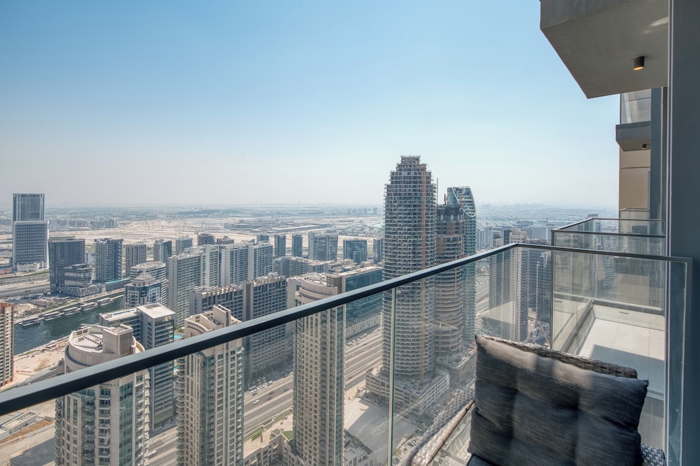 PVH - Elevated 1BR - Burj Royale