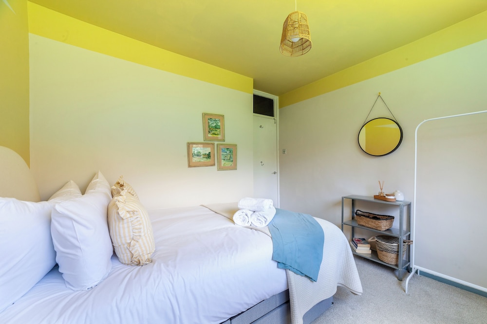 Mezzanine 3-bed In Central London