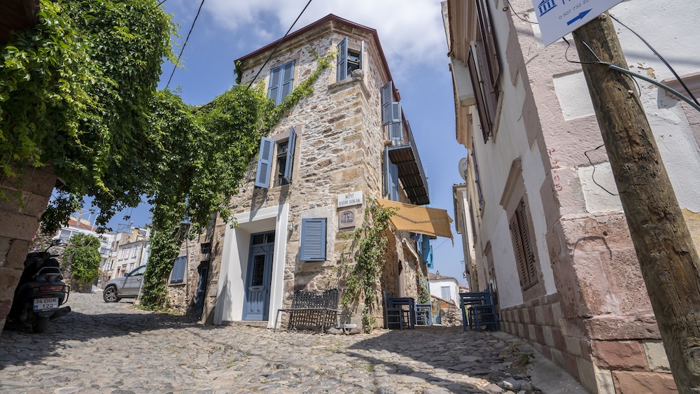 Hotel Pita Hotel Cunda - Image 1