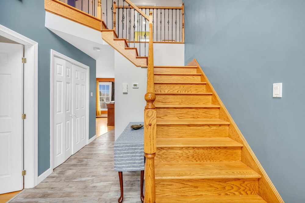 Serene 7br Haven By The Lake 7 Bedroom Home