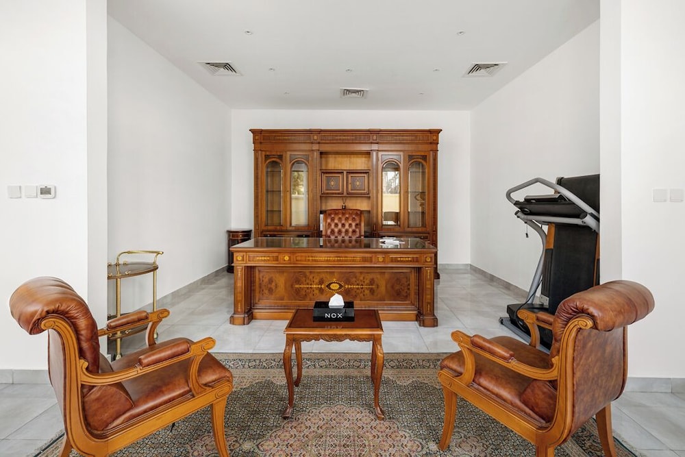 5BR M Private Villa Direct Beach Access