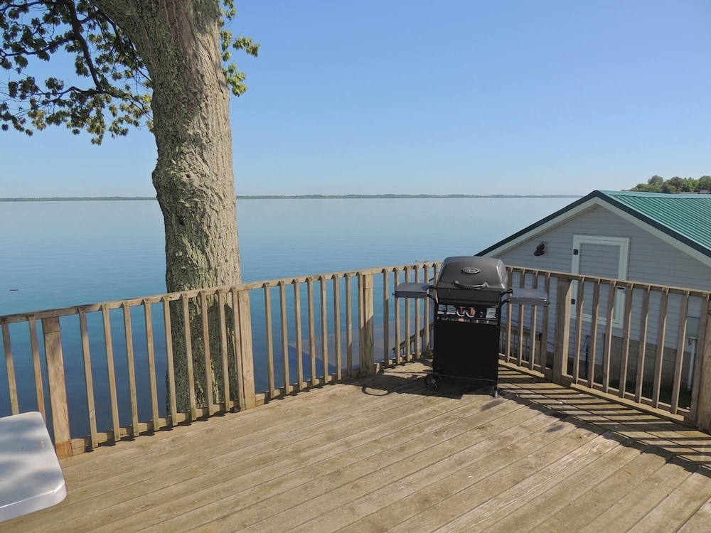 Angel Rock Waterfront Cottages and Vacation Homes