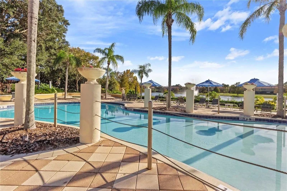 Bright 3B w Pool Close to Disney Encantada 8545