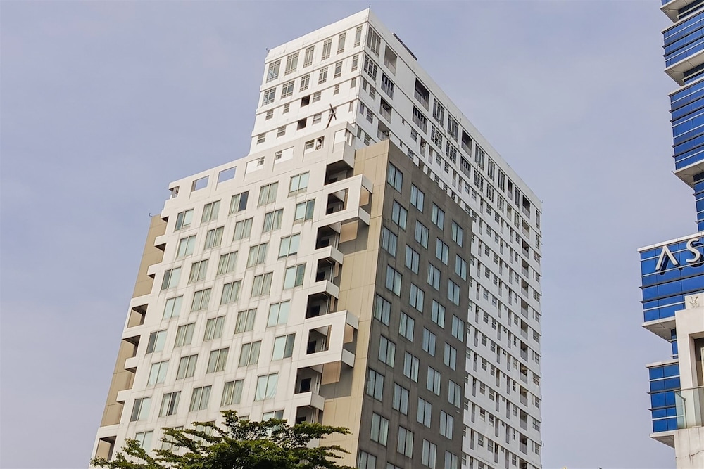 Good And Comfy 1Br Apartment At Tuscany Residence