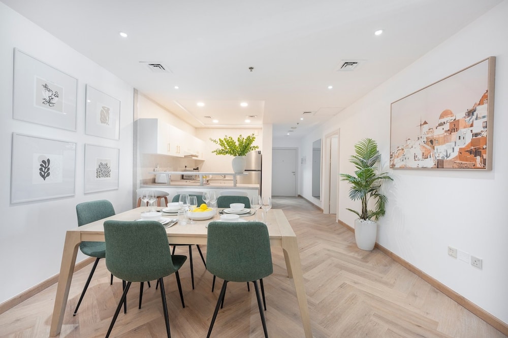 Cozy 1-bedroom Apartment for 4 in Dubai Marina