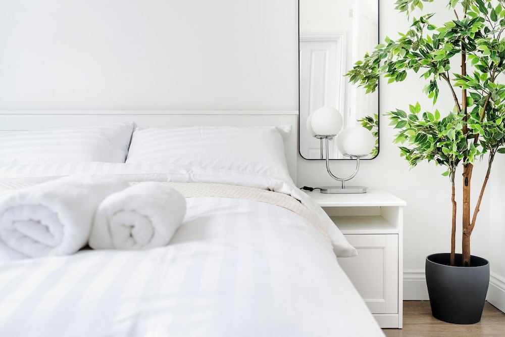 Luxury 4 Bedroom House in Central London
