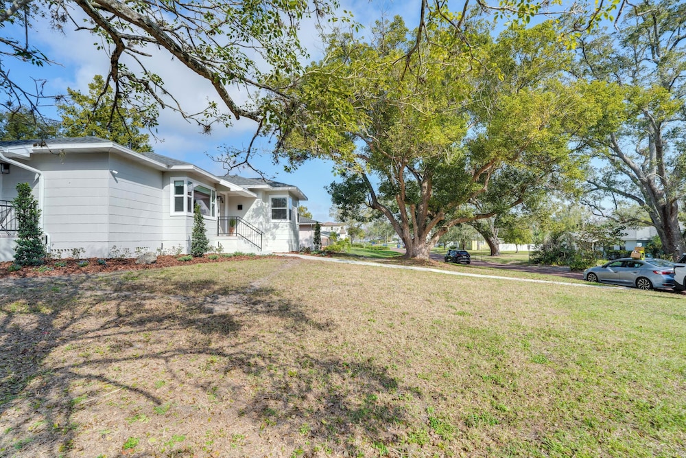 Mid-century Lakeland Home w/ Game Room!