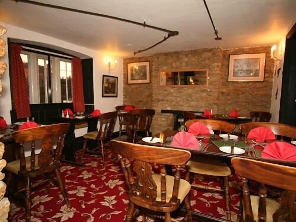 The Manor Arms