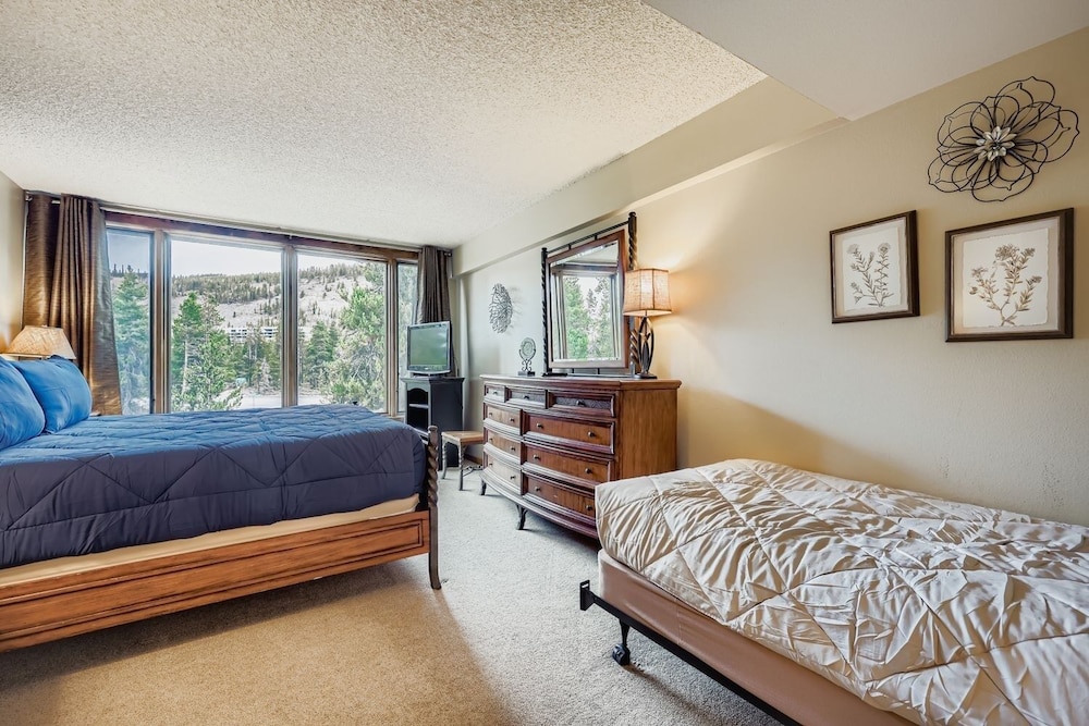 1806 Decatur 2 Bedroom Condo