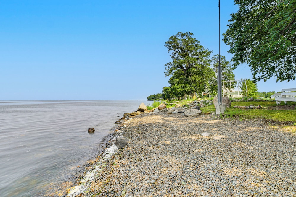 Onamia Vacation Rental ~ 1 Mi to Mille Lacs Lake!