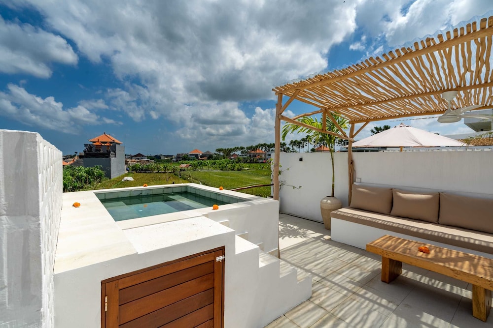 Villa Romance