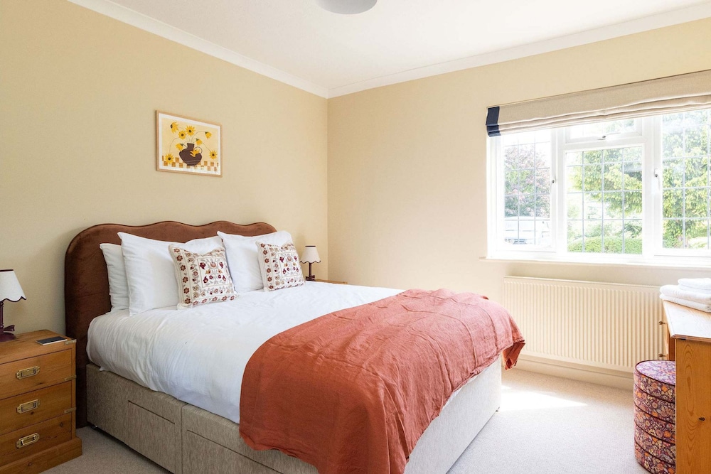 Homely Cottage for 6 Near Chichester Goodwood