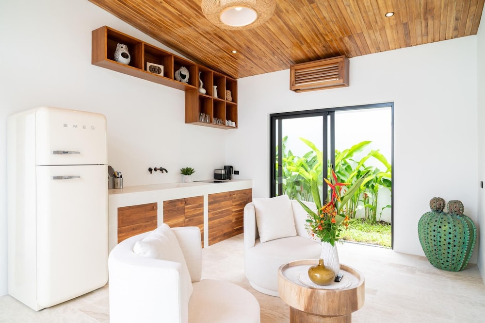 1Bedroom Villa Close to Fisherman KBR27