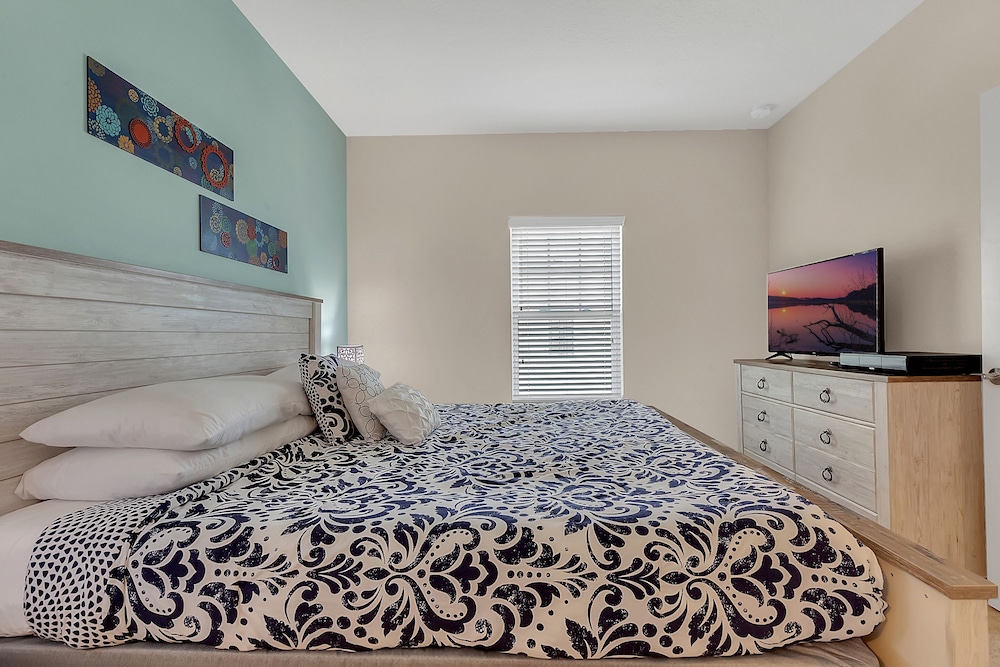 West Lucaya 3206 - Image 5