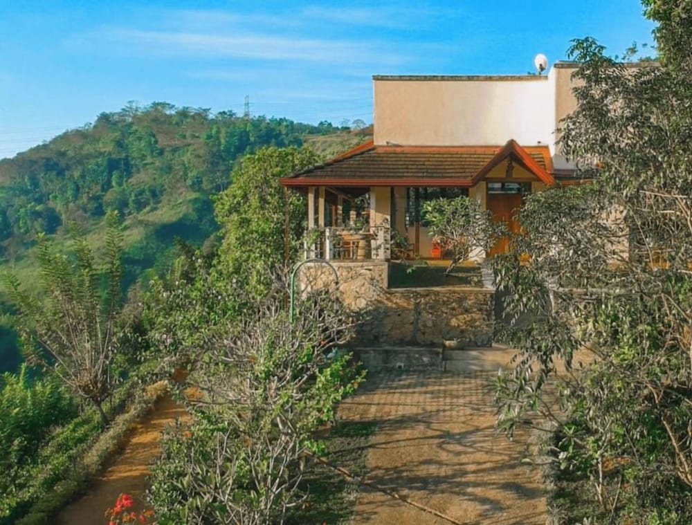 Aqua Dunhinda Villa & Nature Retreat