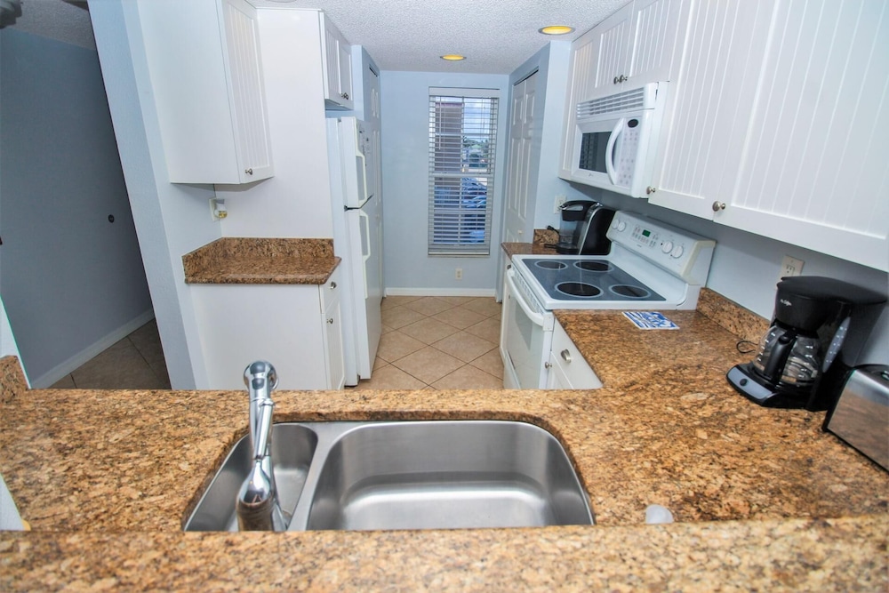 Point East 301