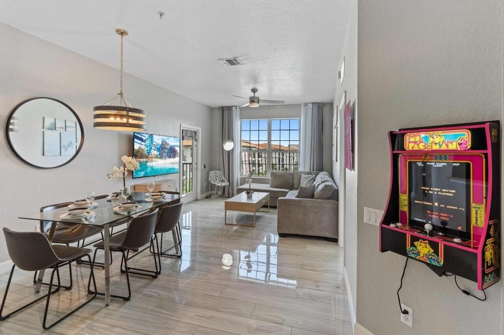 Vista Cay Swanky