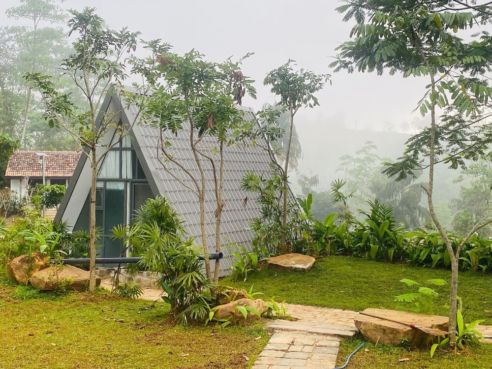 Rain Drops Wellness Villa Sinharaja