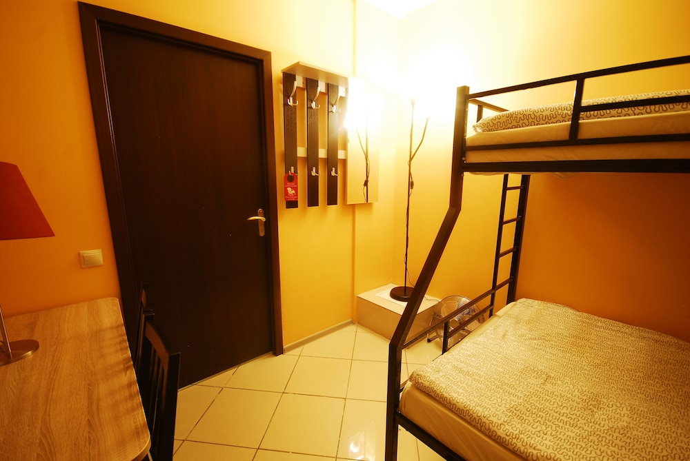 Landmark City Hotel - Hostel