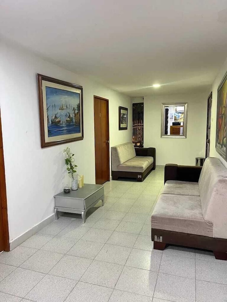 HOTEL CASA BLANCA